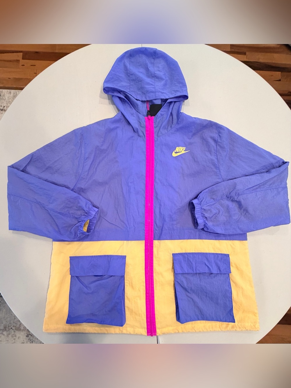 Nike | Women’s Icon Clash Retro Windbreaker. Size: